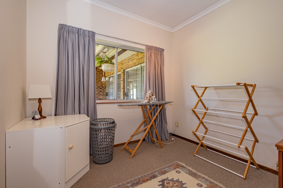 4 Bedroom Property for Sale in Amandelrug Western Cape